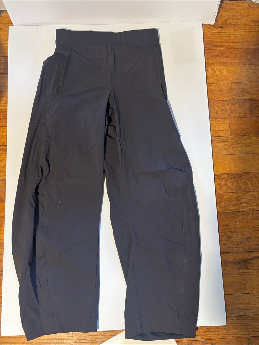 Ruti on the loose barrel Women's Stretch Ankle Pants